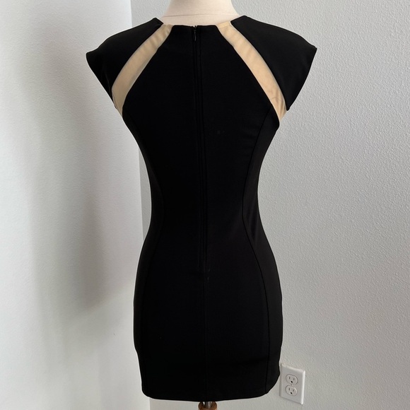 Arden B Bodycon Dress - Picture 5 of 5
